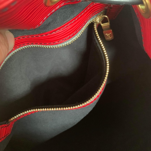 Authentic LOUIS VUITTON NOE RED EPI LEATHER HANDBAG - Picture 13 of 13